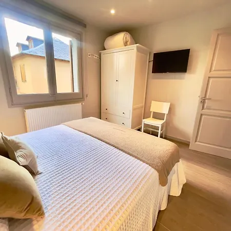 Cal Querol Llac, Con Jacuzzi Y Jardin En Centro * Puigcerdà